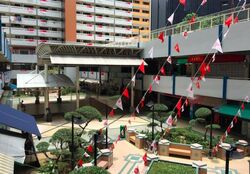 Altez (D2), Retail #558367881